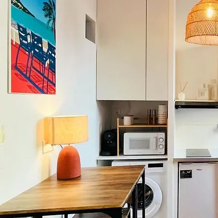 Rénové Climatisé Confort - Lit Queen Size - Emplacement Idéal Près Des Plages *