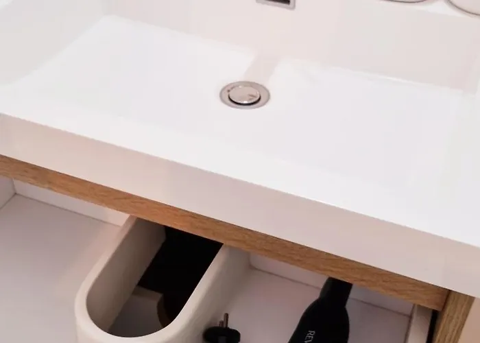 Rénové Climatisé Confort - Lit Queen Size - Emplacement Idéal Près Des Plages *